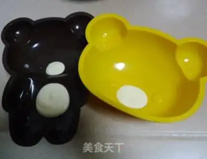 Make Easy bear ice cream cake step 6
