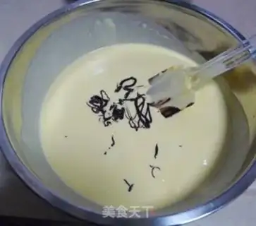 Make Easy bear ice cream cake step 7