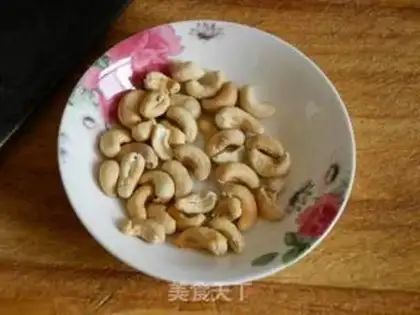Make Cashew nut plaster step 5