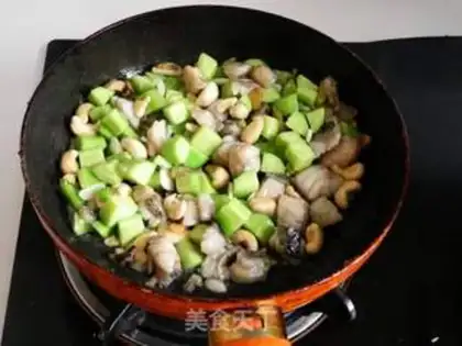 Make Cashew nut plaster step 11