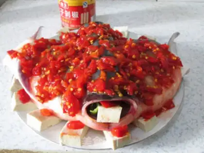 Make Pepper chopping fish head tofu step 7