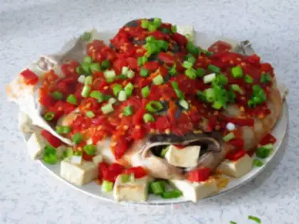 Make Pepper chopping fish head tofu step 9