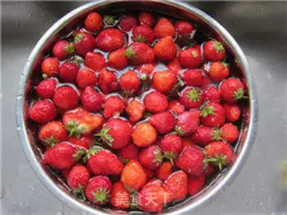 Make Strawberry sauce step 3