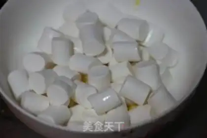 Make Cow Rolling Sugar step 4