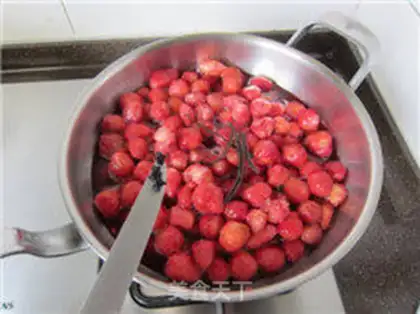Make Strawberry sauce step 10