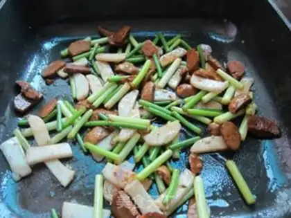 Make Fishballs, garlic and pastry step 5