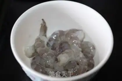 Make Pork shrimp soup step 2