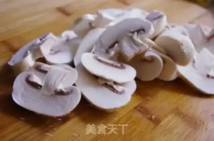 Make Spaghetti mushroom sauce step 5