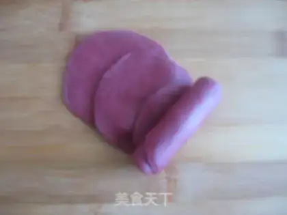 Make Red rose bread step 3