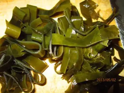 Make Seaweed tofu soup step 0