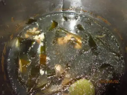Make Seaweed tofu soup step 2