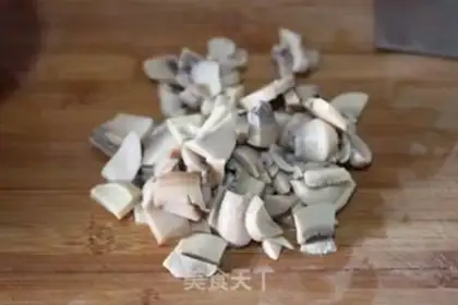 Make Cheese shrimp and mushroom pasta step 5