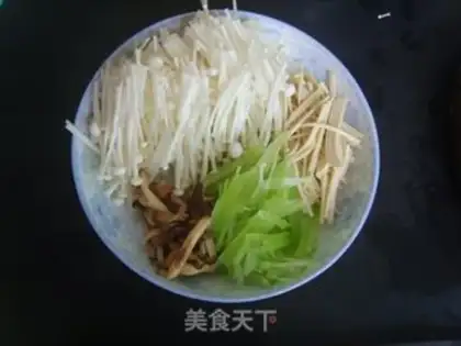 Make Golden needle mushroom soup step 3