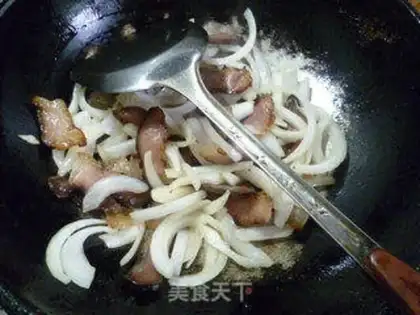 Make White onion sauce step 5