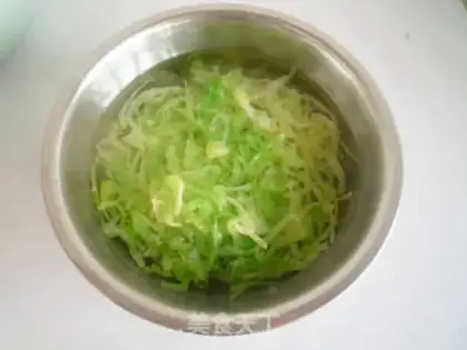 Make Pelican cabbage step 5