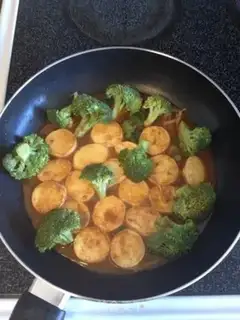 Make Curry seafood tofu step 4