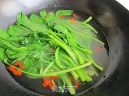 Make Shrimp cooks the dishes step 7