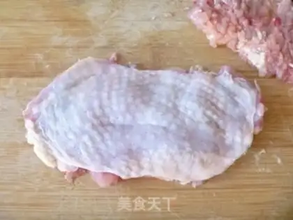 Make A pan and a chicken leg step 3