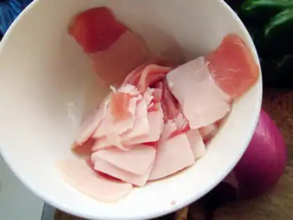 Make A dry pot of tea and mushrooms step 3