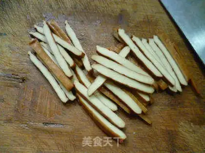 Make Scrambled bean fried pig ears step 4