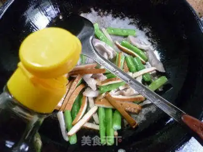 Make Scrambled bean fried pig ears step 8