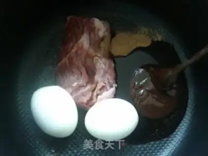 Make Cinnamon beef noodles step 1