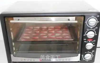 Make Strawberry powder step 3