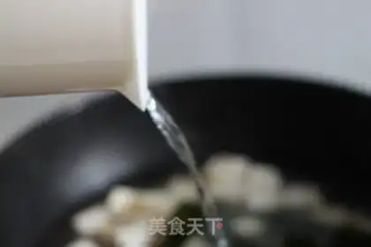 Make Shrimp and tofu soup step 4