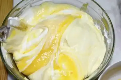 Make Heart cake step 4