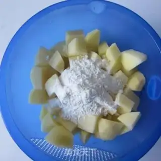 Make Jealous little potatoes step 1