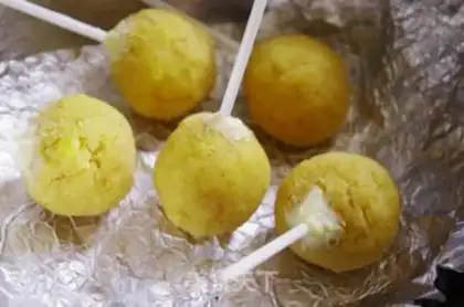 Make Lollipop cake step 9
