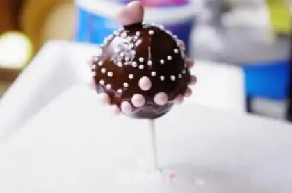 Make Lollipop cake step 12