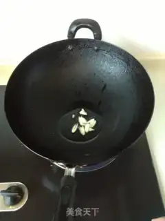 Make The mushrooms and the bone soup step 4