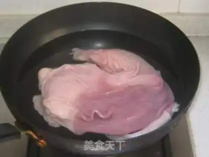 Make Lotus pig belly soup step 2