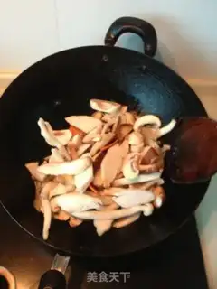 Make The mushrooms and the bone soup step 5