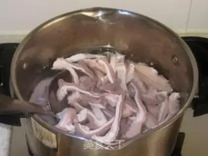 Make Lotus pig belly soup step 5