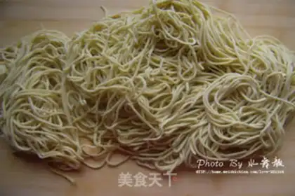 Make Hot dry noodles step 4