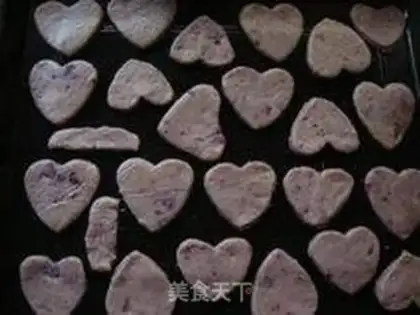 Make Heart crackers step 7