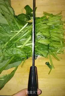 Make Old vinegar peanuts spinach step 0