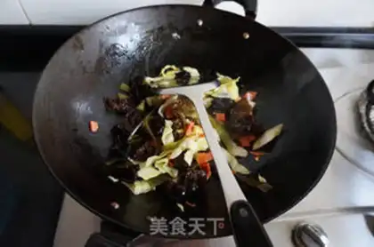 Make Spicy noodles step 3