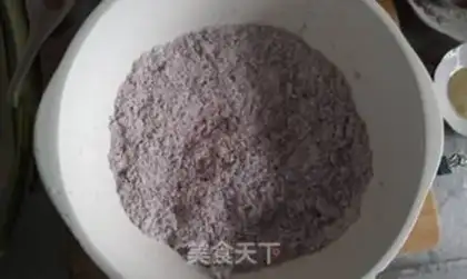 Make "8" roll of the potato date step 1
