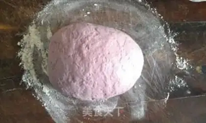 Make "8" roll of the potato date step 6