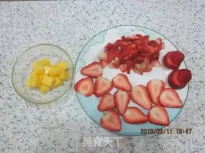 Make Strawberry cream cake step 0