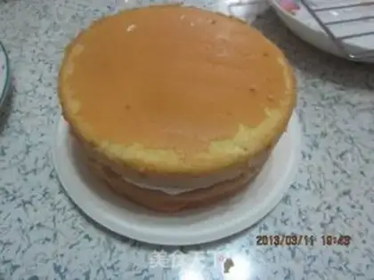 Make Strawberry cream cake step 5