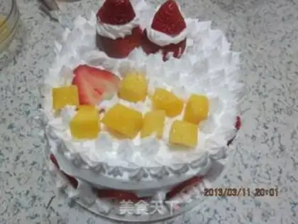 Make Strawberry cream cake step 7