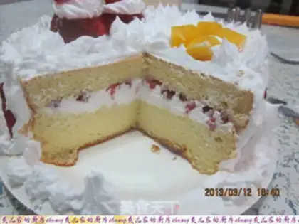 Make Strawberry cream cake step 8