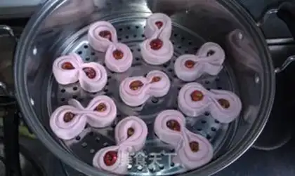 Make "8" roll of the potato date step 11