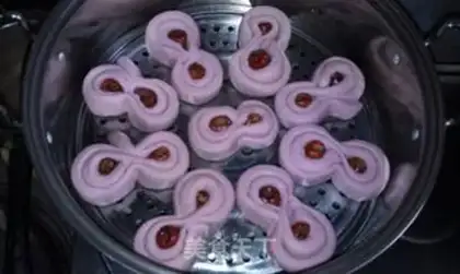 Make "8" roll of the potato date step 12