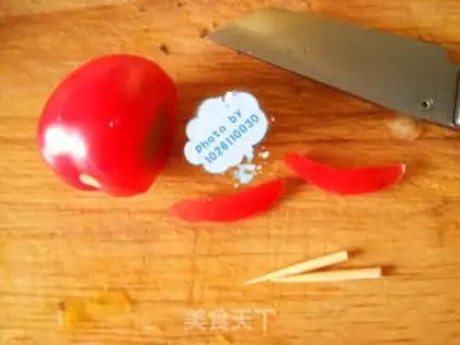 Make Goldfish fruit plate step 4