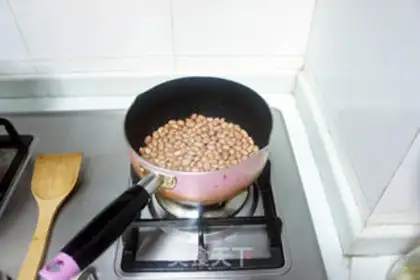 Make Old vinegar peanuts step 1